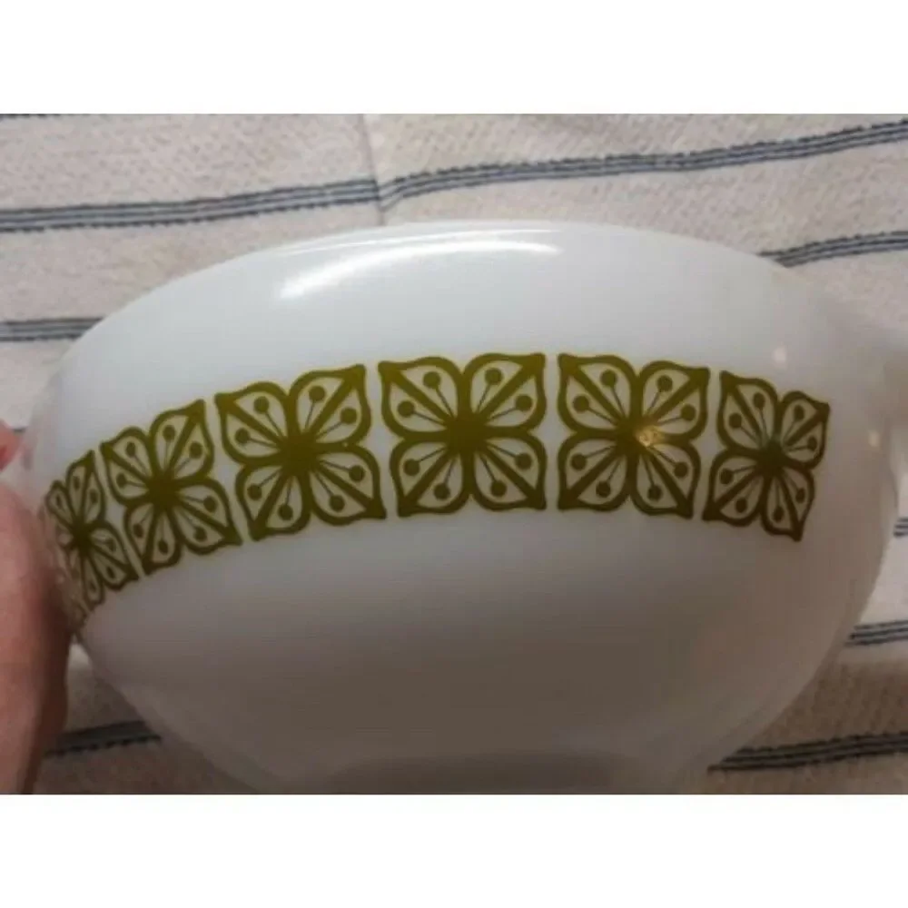 Pyrex Cinderella Autumn Verde Floral 4 Qt Green Square Flowers 444 Opal